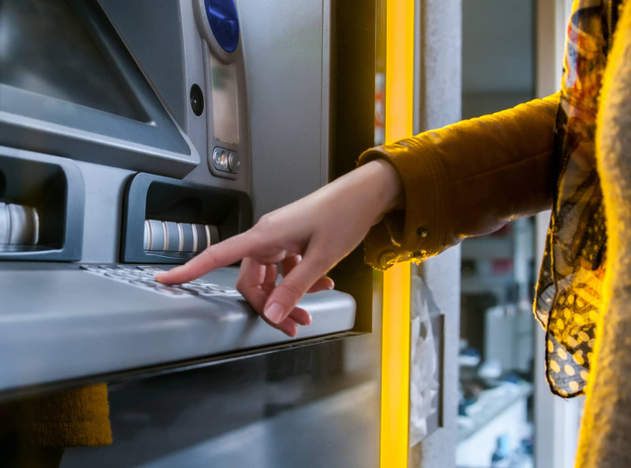 Δωρεάν υπηρεσίες και μειωμένες χρεώσεις από την Ελληνική Τράπεζα για τους πελάτες της